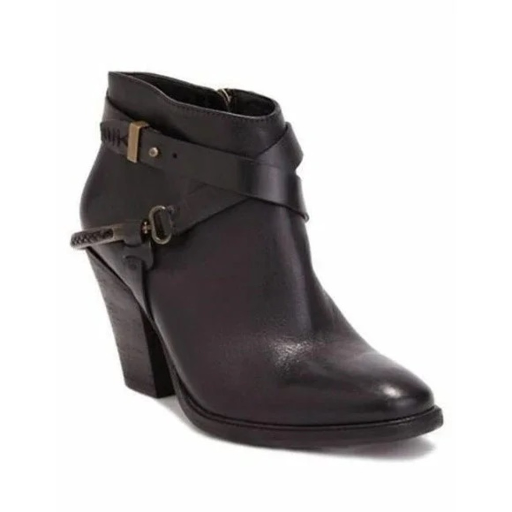 Pre owned Dolce Vita Booties - size 9